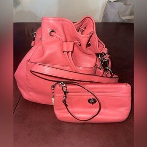 Coach Legacy Avery Bucket Bag + Wristlet Set Tea Rose EUC Hangtags F27003